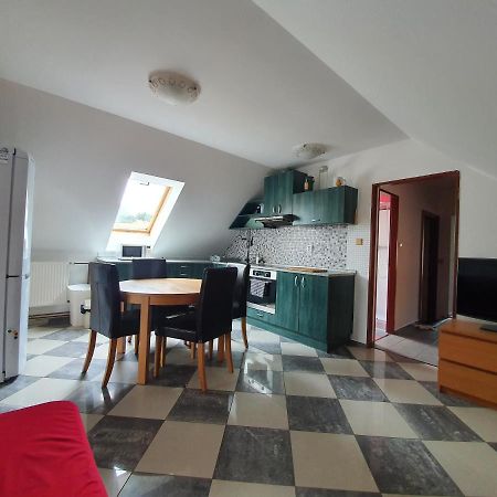 Apartman V Blizkosti Mesta Steti Luaran gambar